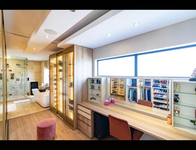 6 BEDROOM HOUSE FOR SALE IN MIDSTREAM RIDGE